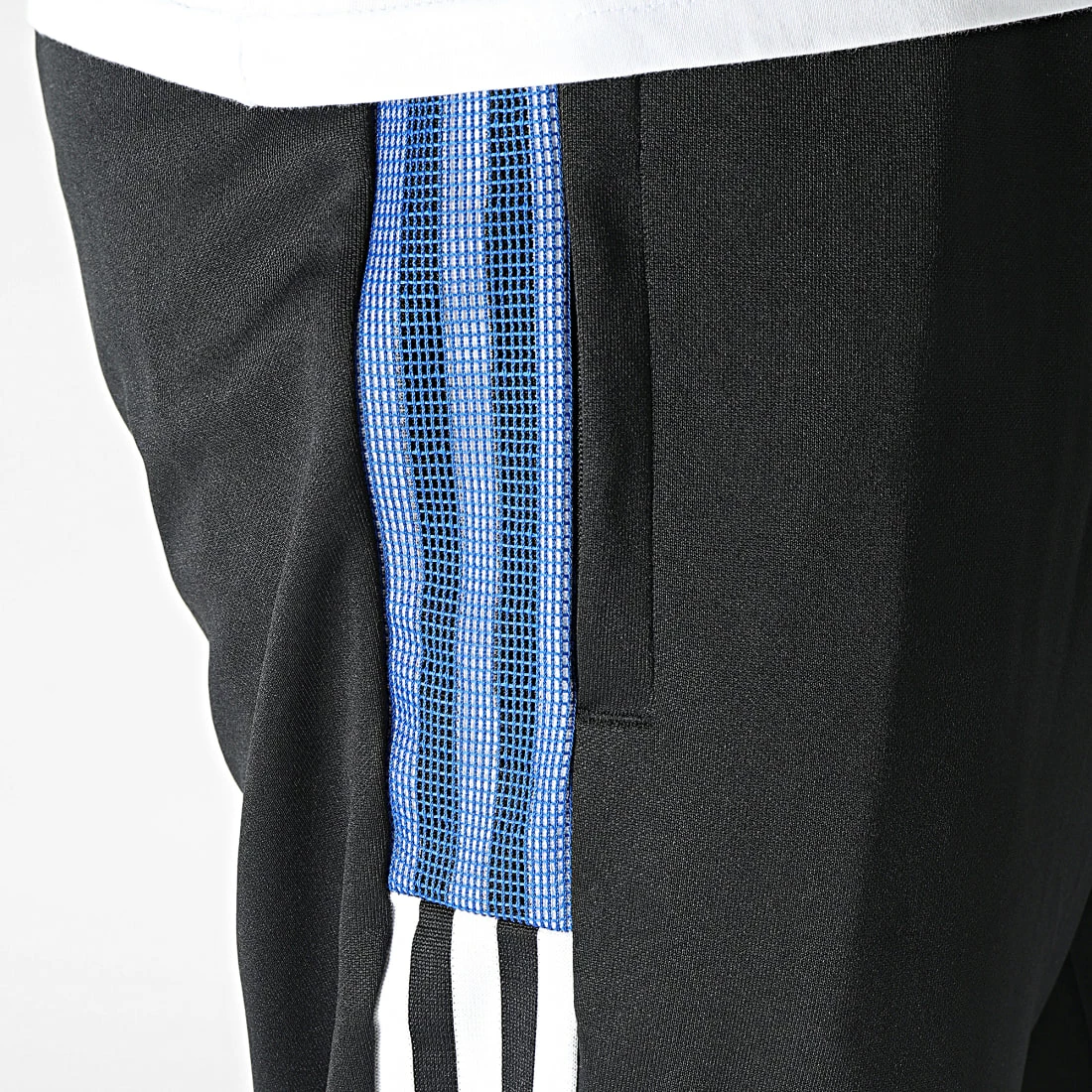 Tout neuf 💯 Pantalon Jogging A Bandes Tiro 21 GJ9866 Noir de Adidas Performance 😍 6 Tout neuf 💯 Pantalon Jogging A Bandes Tiro 21 GJ9866 Noir de Adidas Performance 😍 – Image 4