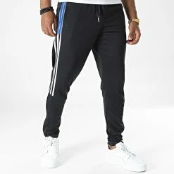 Tout neuf 💯 Pantalon Jogging A Bandes Tiro 21 GJ9866 Noir de Adidas Performance 😍 12 Tout neuf 💯 Pantalon Jogging A Bandes Tiro 21 GJ9866 Noir de Adidas Performance 😍 -Pas Cher adidas Magasin adidas 327436 GJ9866 20220712T160154 05