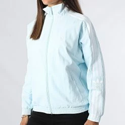 Remise ❤️ Veste Zippée A Bandes HN5900 Bleu Ciel de Adidas Originals 💯 10 Remise ❤️ Veste Zippée A Bandes HN5900 Bleu Ciel de Adidas Originals 💯 -Pas Cher adidas Magasin adidas 327466 HN5900 20220720T152631 03