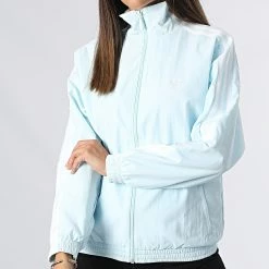 Remise ❤️ Veste Zippée A Bandes HN5900 Bleu Ciel de Adidas Originals 💯 11 Remise ❤️ Veste Zippée A Bandes HN5900 Bleu Ciel de Adidas Originals 💯 -Pas Cher adidas Magasin adidas 327466 HN5900 20220720T152632 04