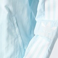 Remise ❤️ Veste Zippée A Bandes HN5900 Bleu Ciel de Adidas Originals 💯 12 Remise ❤️ Veste Zippée A Bandes HN5900 Bleu Ciel de Adidas Originals 💯 -Pas Cher adidas Magasin adidas 327466 HN5900 20220720T152634 05