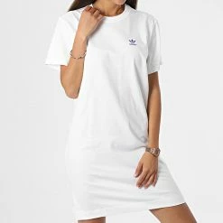 Meilleure affaire 🎉 Robe Tee 👚 Shirt Femme HL6613 Blanc de Adidas Originals 🌟 -Pas Cher adidas Magasin adidas 327477 HL6613 20220719T142947 05