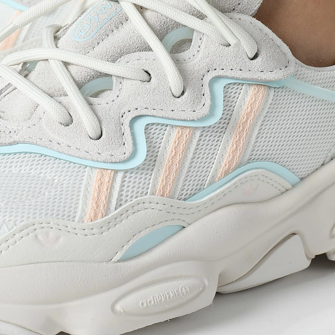 Meilleur prix ⭐ Baskets Femme Ozweego GW6803 Cloud White Blight Orange Aluminium Blue de Adidas Originals ⌛ 4 Meilleur prix ⭐ Baskets Femme Ozweego GW6803 Cloud White Blight Orange Aluminium Blue de Adidas Originals ⌛ – Image 2