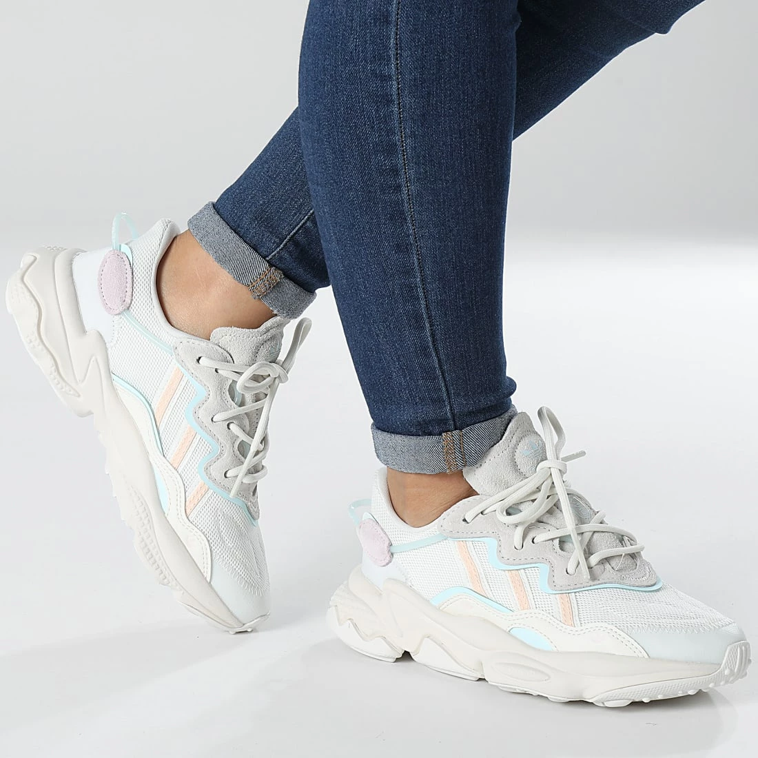 Meilleur prix ⭐ Baskets Femme Ozweego GW6803 Cloud White Blight Orange Aluminium Blue de Adidas Originals ⌛ 5 Meilleur prix ⭐ Baskets Femme Ozweego GW6803 Cloud White Blight Orange Aluminium Blue de Adidas Originals ⌛ – Image 3