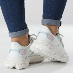 Meilleur prix ⭐ Baskets Femme Ozweego GW6803 Cloud White Blight Orange Aluminium Blue de Adidas Originals ⌛ 10 Meilleur prix ⭐ Baskets Femme Ozweego GW6803 Cloud White Blight Orange Aluminium Blue de Adidas Originals ⌛ -Pas Cher adidas Magasin adidas 328269 GW6803 20220728T141453 04