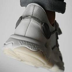 Les meilleures critiques de 😉 Baskets Ozweego GX1831 Light Solid Grey Grey Four Grey Six de Adidas Originals 😀 -Pas Cher adidas Magasin adidas 329514 GX1831 20220726T144102 04