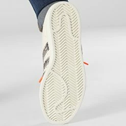 Nouveau 🌟 Baskets Femme Superstar H03415 Off White Core Black Gold Metallic de Adidas Originals 😀 -Pas Cher adidas Magasin adidas 330459 H03415 20220805T160242 05