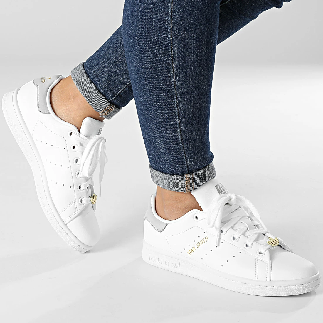 Tout neuf 🎉 Baskets Femme Stan Smith GW4240 Cloud White Grey Two Gold Metallic de Adidas Originals 😍 5 Tout neuf 🎉 Baskets Femme Stan Smith GW4240 Cloud White Grey Two Gold Metallic de Adidas Originals 😍 – Image 3
