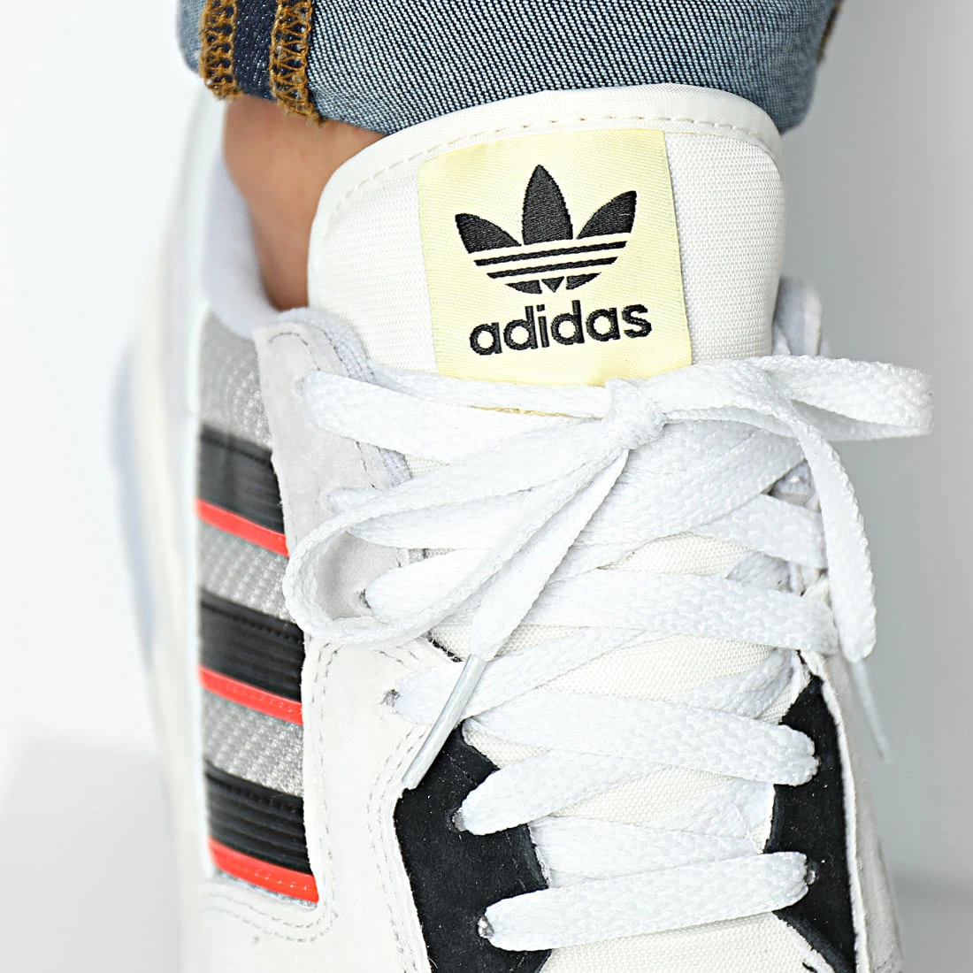 Tout neuf 🌟 Baskets ZX 420 GY2005 Crystal White Metallic Grey de Adidas Originals 🔥 5 Tout neuf 🌟 Baskets ZX 420 GY2005 Crystal White Metallic Grey de Adidas Originals 🔥 – Image 3