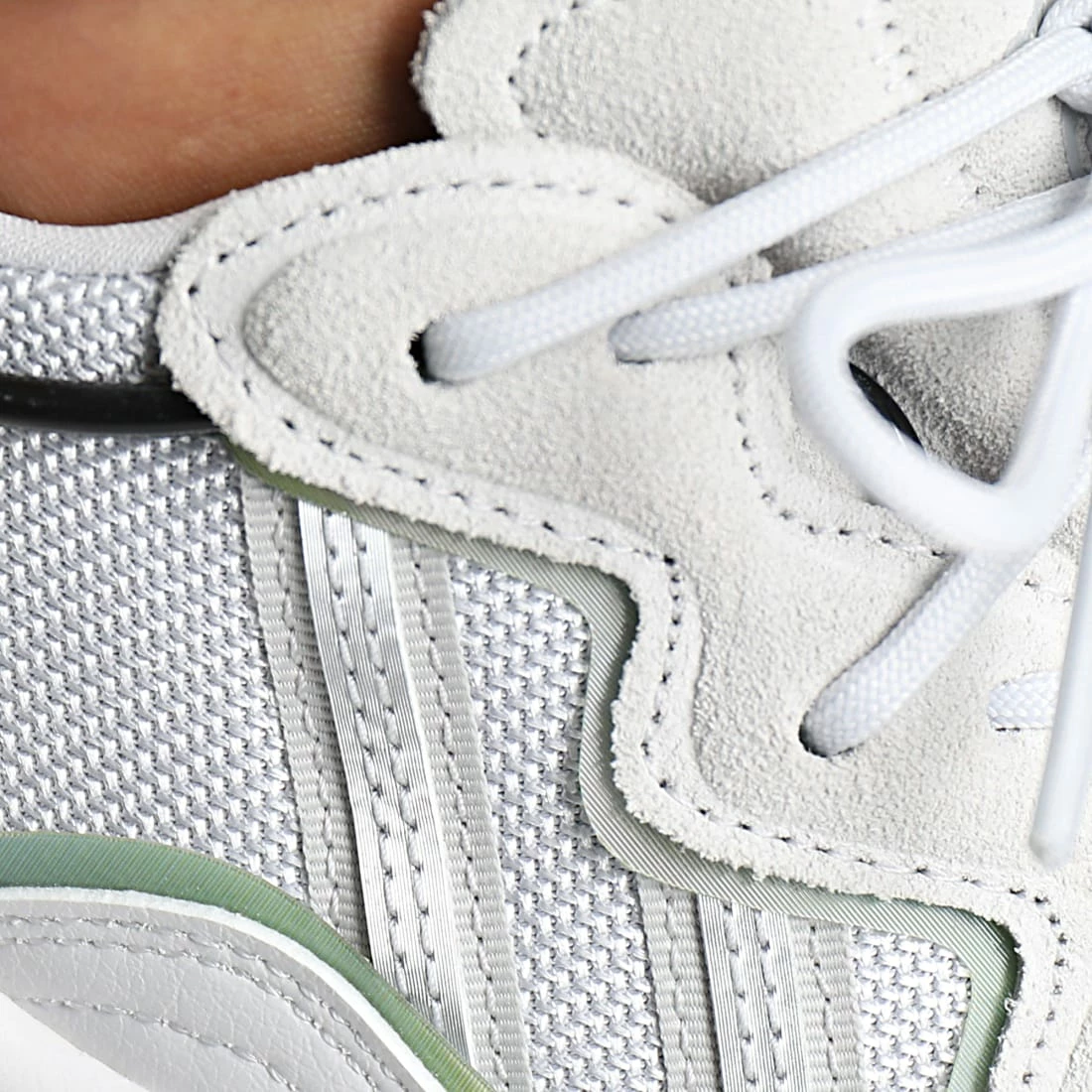 Meilleur prix 👍 Baskets Ozweego GY9519 Dash Grey Silver Metallic Core Black de Adidas Originals 🤩 4 Meilleur prix 👍 Baskets Ozweego GY9519 Dash Grey Silver Metallic Core Black de Adidas Originals 🤩 – Image 2