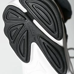 Meilleur prix 👍 Baskets Ozweego GY9519 Dash Grey Silver Metallic Core Black de Adidas Originals 🤩 11 Meilleur prix 👍 Baskets Ozweego GY9519 Dash Grey Silver Metallic Core Black de Adidas Originals 🤩 -Pas Cher adidas Magasin adidas 332349 GY9519 20220819T150055 05