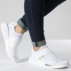 Bon marché 😍 Baskets Femme NMD R1 GW5699 Cloud White Core Black de Adidas Originals ✔️ -Pas Cher adidas Magasin adidas 333184 GW5699 20221028T115649 03