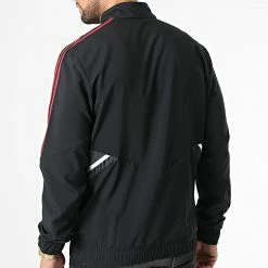 Offres 🌟 Veste Zippée A Bandes Manchester United FC H64037 Noir de Adidas Performance ⭐ 11 Offres 🌟 Veste Zippée A Bandes Manchester United FC H64037 Noir de Adidas Performance ⭐ -Pas Cher adidas Magasin adidas 333238 H64037 20220819T141943 04
