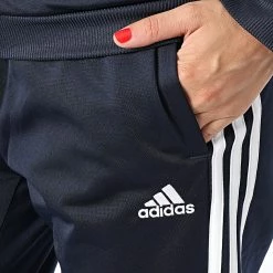Meilleure vente ✨ Ensemble De Survetement A Bandes Femme 3 Stripes HM1914 Bleu Marine de Adidas Performance ❤️ -Pas Cher adidas Magasin adidas 333540 HM1914 20220912T161442 04