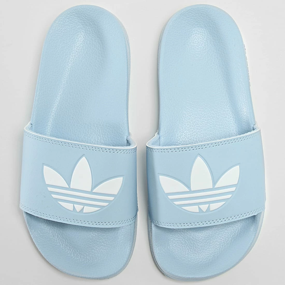 Tout neuf ❤️ Claquettes Femme Adilette Lite GX9490 Bleu Clair de Adidas Originals 🧨 6 Tout neuf ❤️ Claquettes Femme Adilette Lite GX9490 Bleu Clair de Adidas Originals 🧨 – Image 4