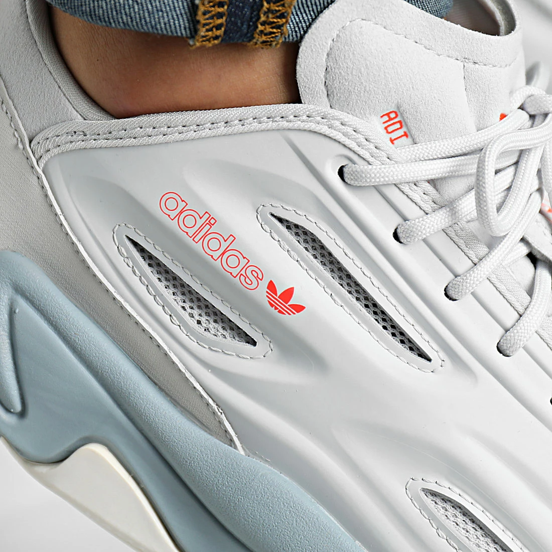 Meilleure vente 🎁 Baskets Ozweego Celox GX1863 Dash Grey Magnetic Grey Solar Red de Adidas Originals 🎉 4 Meilleure vente 🎁 Baskets Ozweego Celox GX1863 Dash Grey Magnetic Grey Solar Red de Adidas Originals 🎉 – Image 2