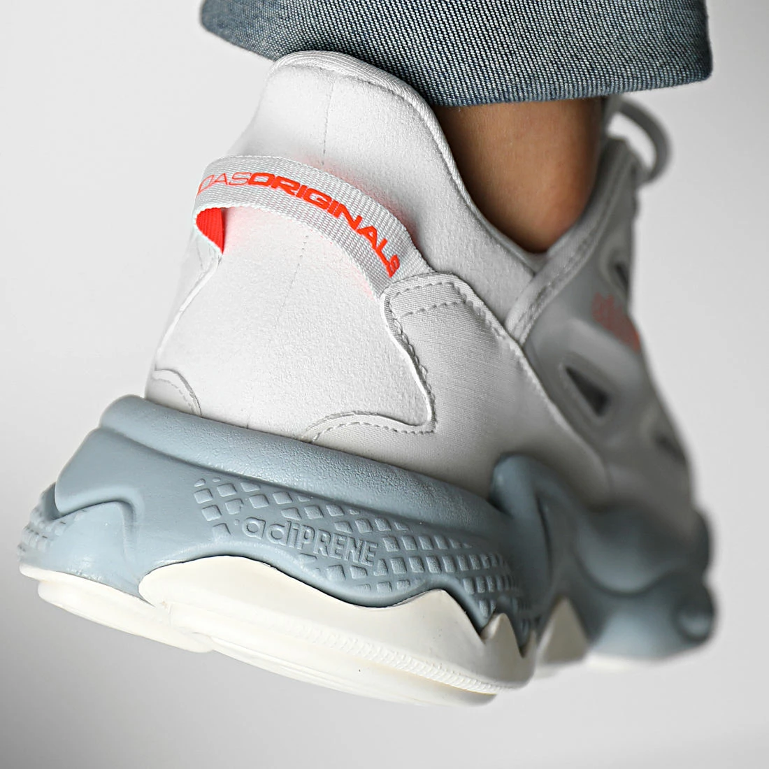 Meilleure vente 🎁 Baskets Ozweego Celox GX1863 Dash Grey Magnetic Grey Solar Red de Adidas Originals 🎉 6 Meilleure vente 🎁 Baskets Ozweego Celox GX1863 Dash Grey Magnetic Grey Solar Red de Adidas Originals 🎉 – Image 4