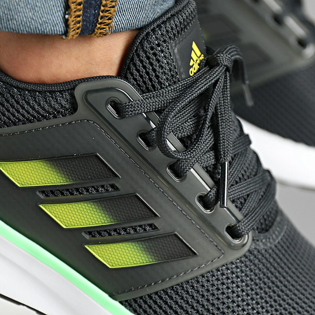 Sortie 💯 Baskets EQ19 Run GY4717 Carbon Beam Yellow Beam Green de Adidas Performance 🌟 4 Sortie 💯 Baskets EQ19 Run GY4717 Carbon Beam Yellow Beam Green de Adidas Performance 🌟 – Image 2