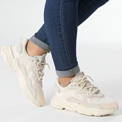 Le moins cher 🤩 Baskets Femme Ozweego GX1981 Ecru Tint Halo Blush de Adidas Originals ✨ -Pas Cher adidas Magasin adidas 335475 GX1981 20220920T160815 03