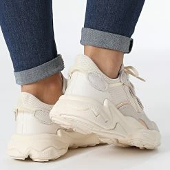 Le moins cher 🤩 Baskets Femme Ozweego GX1981 Ecru Tint Halo Blush de Adidas Originals ✨ -Pas Cher adidas Magasin adidas 335475 GX1981 20220920T160817 04
