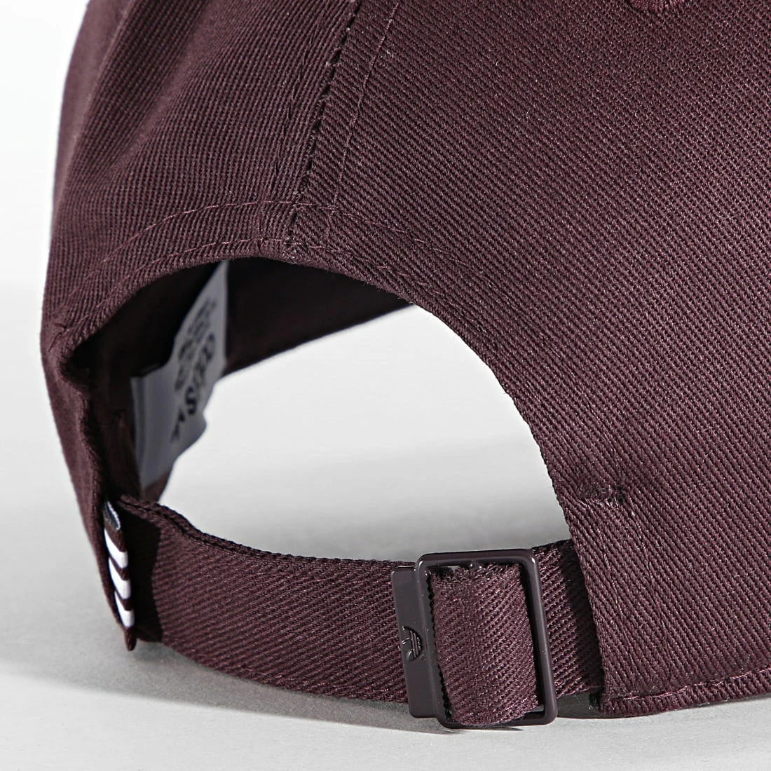 Grosses soldes 🔥 Casquette ⚾ Baseball Classic HL9328 Bordeaux de Adidas Originals 💯 5 Grosses soldes 🔥 Casquette ⚾ Baseball Classic HL9328 Bordeaux de Adidas Originals 💯 – Image 3