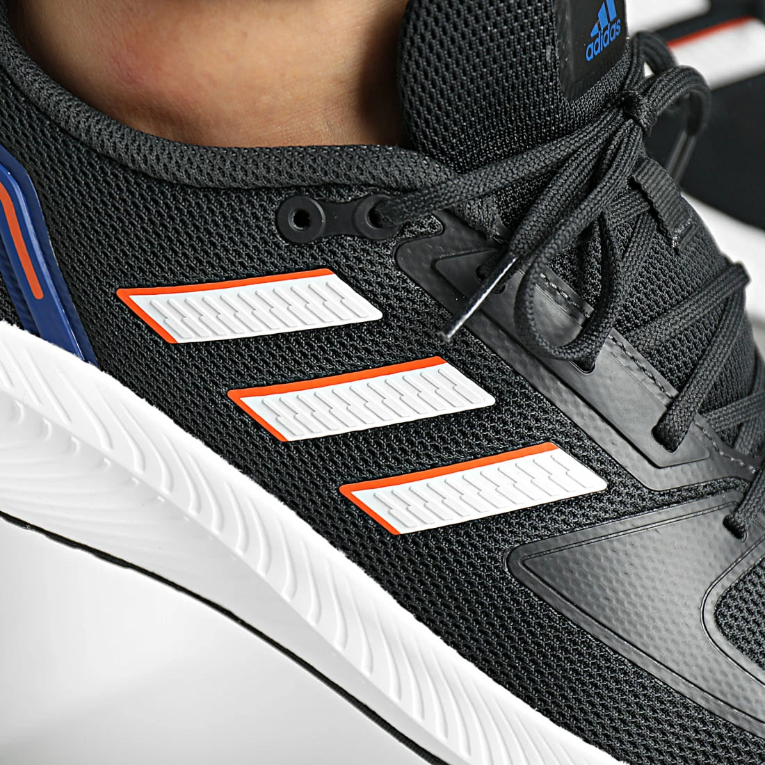 Offres 🔔 Baskets Runfalcon 2.0 GV9559 Carbon Footwear White Core Black de Adidas Performance 🧨 4 Offres 🔔 Baskets Runfalcon 2.0 GV9559 Carbon Footwear White Core Black de Adidas Performance 🧨 – Image 2