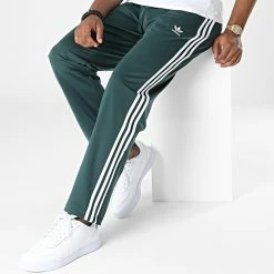 Grosses soldes 😀 Pantalon Jogging A Bandes Firebird HL9345 Vert de Adidas Originals 😉 -Pas Cher adidas Magasin adidas 338782 HL9345 20221026T140808 03