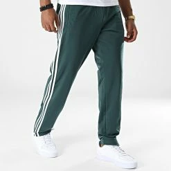Grosses soldes 😀 Pantalon Jogging A Bandes Firebird HL9345 Vert de Adidas Originals 😉 -Pas Cher adidas Magasin adidas 338782 HL9345 20221026T140810 05
