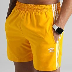 Les meilleures critiques de 😉 Short De Bain A Bandes HK7327 Jaune de Adidas Originals 🛒 -Pas Cher adidas Magasin adidas 339334 HK7327 20220923T150311 03