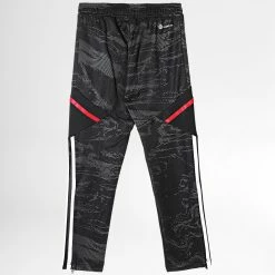Acheter ⭐ Pantalon Jogging A Bandes Enfant FC Bayern HF1398 Noir de Adidas Performance 🤩 9 Acheter ⭐ Pantalon Jogging A Bandes Enfant FC Bayern HF1398 Noir de Adidas Performance 🤩 -Pas Cher adidas Magasin adidas 339354 HF1398 20221118T162854 04