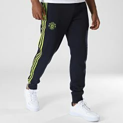 Meilleure affaire ✨ Pantalon Jogging A Bandes MUFC HE6660 Bleu Marine de Adidas Performance 🧨