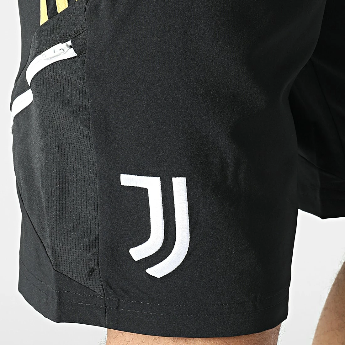 Le moins cher 🤩 Short Jogging A Bandes Juventus H56708 Noir de Adidas Performance 👍 4 Le moins cher 🤩 Short Jogging A Bandes Juventus H56708 Noir de Adidas Performance 👍 – Image 2