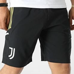 Le moins cher 🤩 Short Jogging A Bandes Juventus H56708 Noir de Adidas Performance 👍 12 Le moins cher 🤩 Short Jogging A Bandes Juventus H56708 Noir de Adidas Performance 👍 -Pas Cher adidas Magasin adidas 339403 H56708 20221017T151815 05