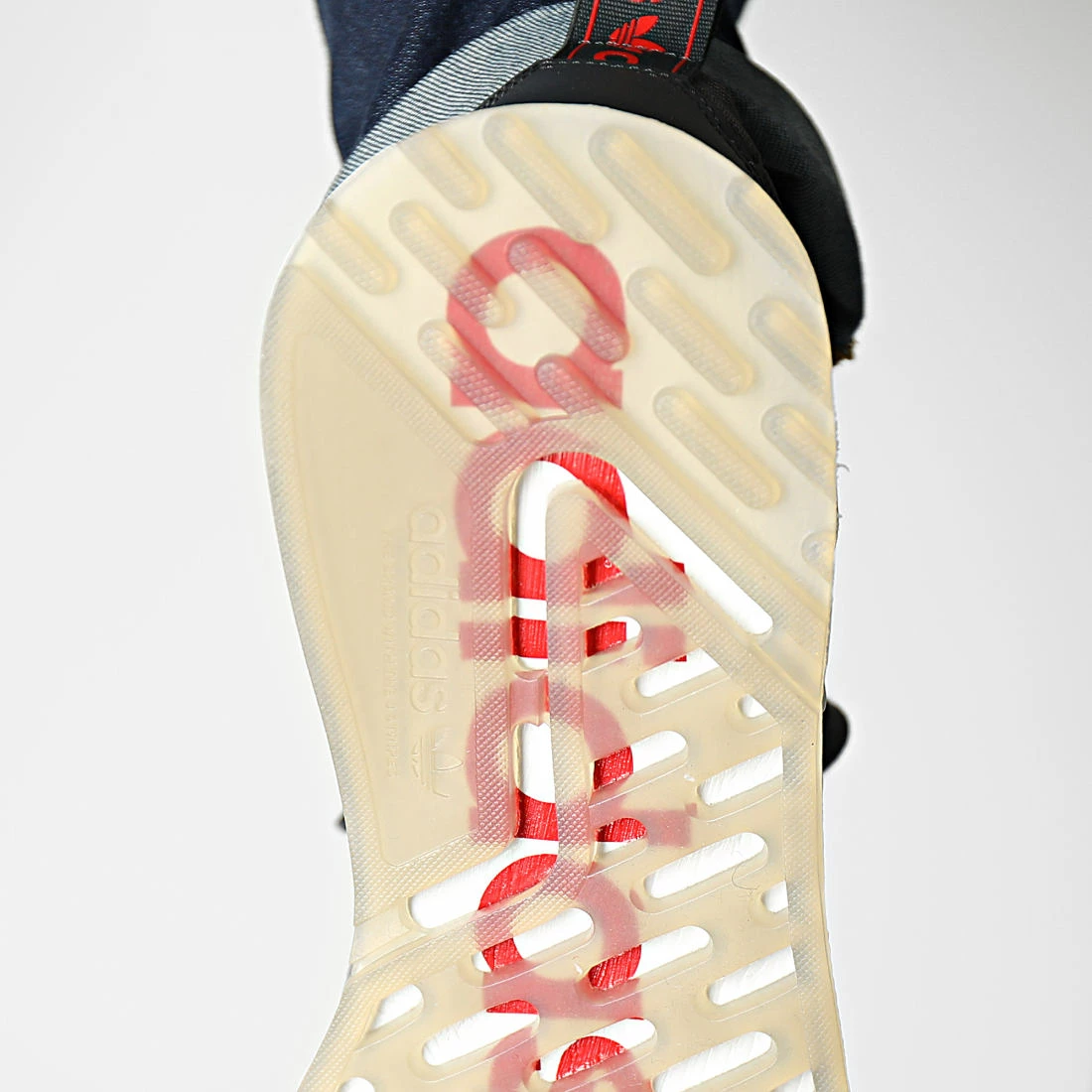 Tout neuf 😉 Baskets Multix GW6836 Grey Five Carbon Vivid Red de Adidas Originals 😀 7 Tout neuf 😉 Baskets Multix GW6836 Grey Five Carbon Vivid Red de Adidas Originals 😀 – Image 5