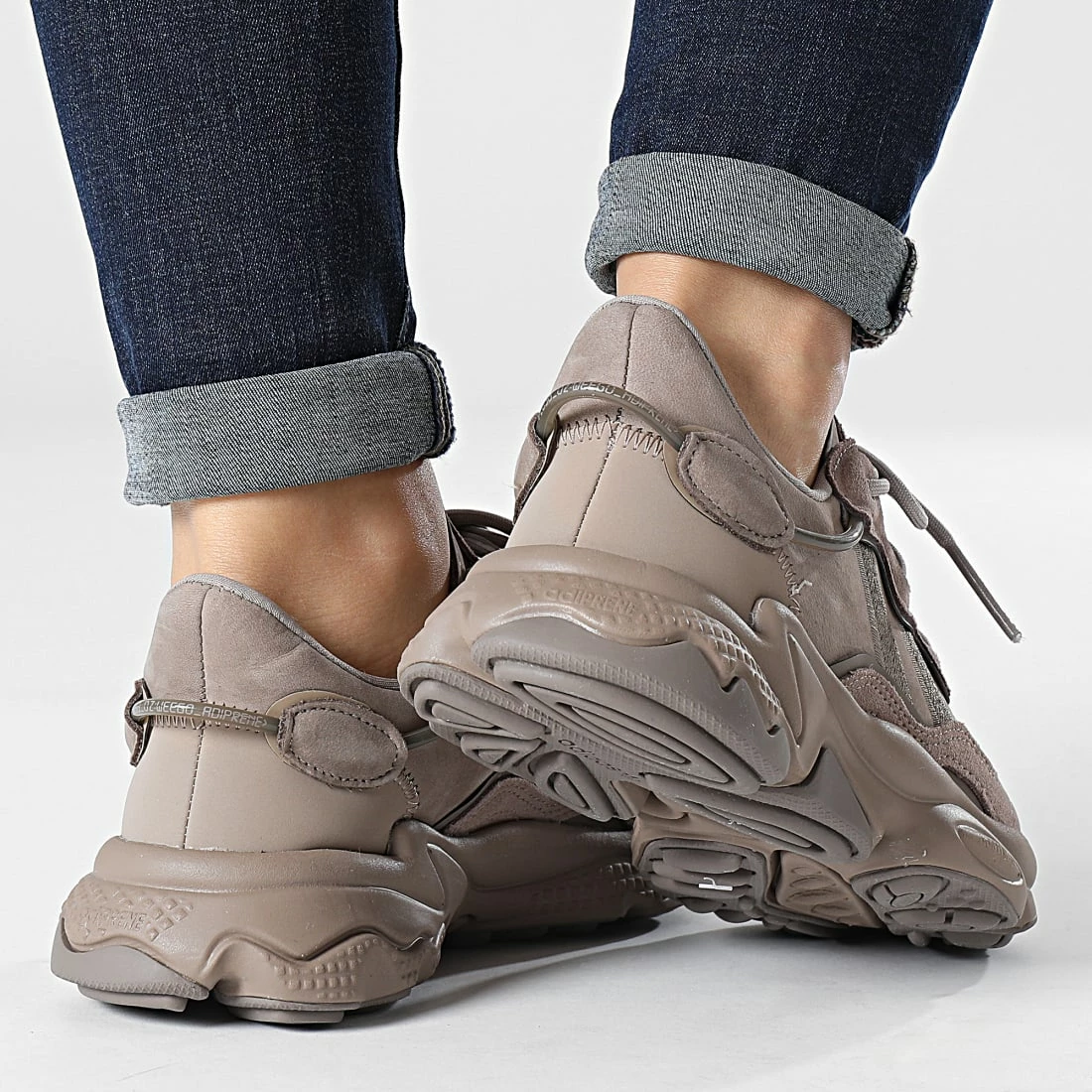 De gros ✔️ Baskets Femme Ozweego GY6813 Brown Cloud White de Adidas Originals 🔥 6 De gros ✔️ Baskets Femme Ozweego GY6813 Brown Cloud White de Adidas Originals 🔥 – Image 4