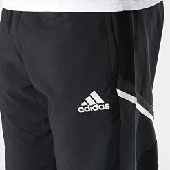 De gros 🌟 Pantalon Jogging A Bandes H64029 Manchester United Noir de Adidas Performance 🔔 -Pas Cher adidas Magasin adidas 341597 H64029 20221026T140415 02