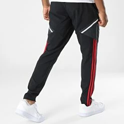 De gros 🌟 Pantalon Jogging A Bandes H64029 Manchester United Noir de Adidas Performance 🔔 -Pas Cher adidas Magasin adidas 341597 H64029 20221026T140417 04