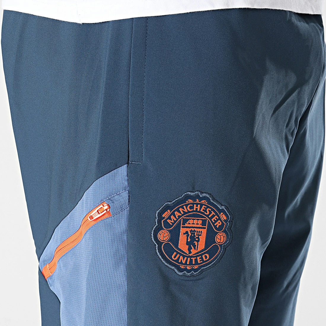 Grosses soldes 🥰 Pantalon Jogging MUFC HH9329 Bleu Foncé de Adidas Performance 🥰 8 Grosses soldes 🥰 Pantalon Jogging MUFC HH9329 Bleu Foncé de Adidas Performance 🥰 – Image 6