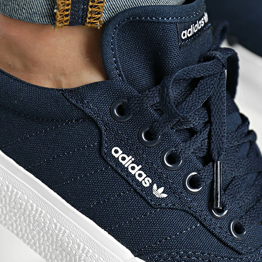 Remise ❤️ Baskets 3MC B22707 Collegiate Navy Cloud White de Adidas Originals ⭐ 4 Remise ❤️ Baskets 3MC B22707 Collegiate Navy Cloud White de Adidas Originals ⭐ – Image 2