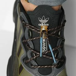 De gros ✔️ Baskets Ozweego H03402 Focal Olive Shadow Olive Core Black de Adidas Originals 🛒 9 De gros ✔️ Baskets Ozweego H03402 Focal Olive Shadow Olive Core Black de Adidas Originals 🛒 -Pas Cher adidas Magasin adidas 342460 H03402 20221018T145646 03