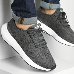 Promo 🎁 Baskets Swift Run 22 Decon GW6811 Grey Six Core Black de Adidas Originals ❤️