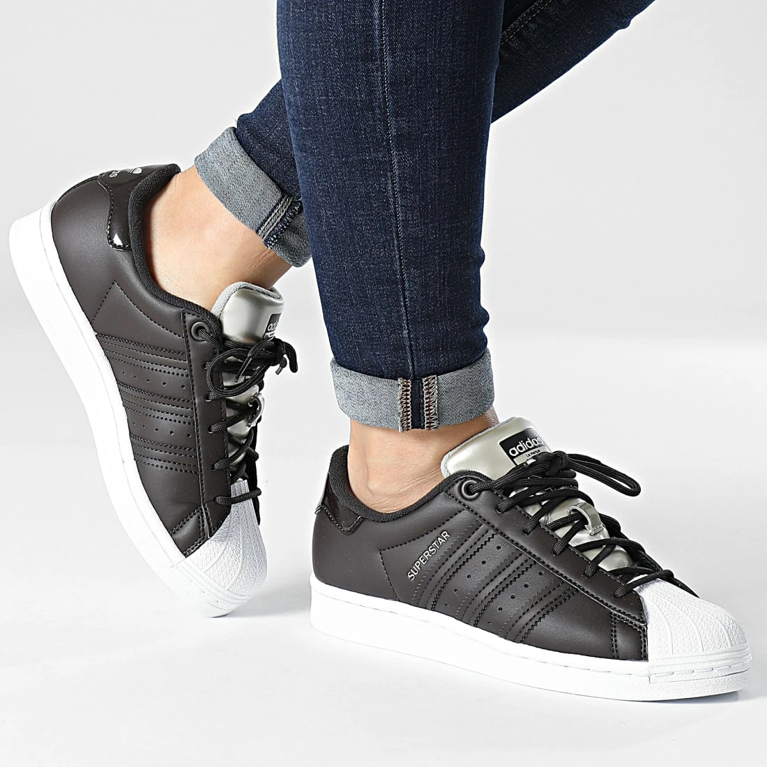 Tout neuf 🧨 Baskets Femme Superstar GX4360 Brown Footwear White de Adidas Originals 🔔 5 Tout neuf 🧨 Baskets Femme Superstar GX4360 Brown Footwear White de Adidas Originals 🔔 – Image 3