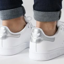 Meilleure vente 🤩 Baskets Femme Superstar GY4255 Footwear White Grey Two Silver Metallic de Adidas Originals ❤️ -Pas Cher adidas Magasin adidas 343290 GY4255 20221028T120218 02