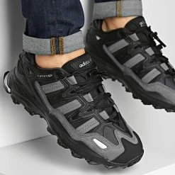 Remise 🎉 Baskets Hyperturf GX2022 Core Black Silver Metallic Grey de Adidas Originals 🔔