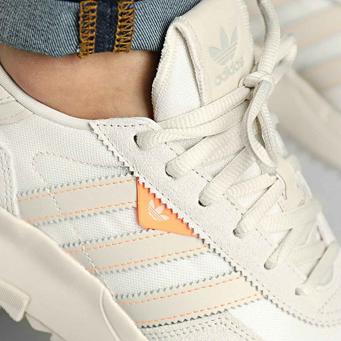 De gros 👍 Baskets Retropy F2 GW9367 Aluminium Metallic Grey de Adidas Originals 🔔 4 De gros 👍 Baskets Retropy F2 GW9367 Aluminium Metallic Grey de Adidas Originals 🔔 – Image 2