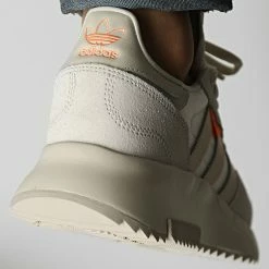 De gros 👍 Baskets Retropy F2 GW9367 Aluminium Metallic Grey de Adidas Originals 🔔 10 De gros 👍 Baskets Retropy F2 GW9367 Aluminium Metallic Grey de Adidas Originals 🔔 -Pas Cher adidas Magasin adidas 345249 GW9367 20221102T142305 04