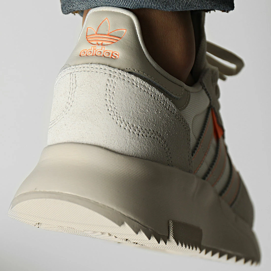 De gros 👍 Baskets Retropy F2 GW9367 Aluminium Metallic Grey de Adidas Originals 🔔 6 De gros 👍 Baskets Retropy F2 GW9367 Aluminium Metallic Grey de Adidas Originals 🔔 – Image 4