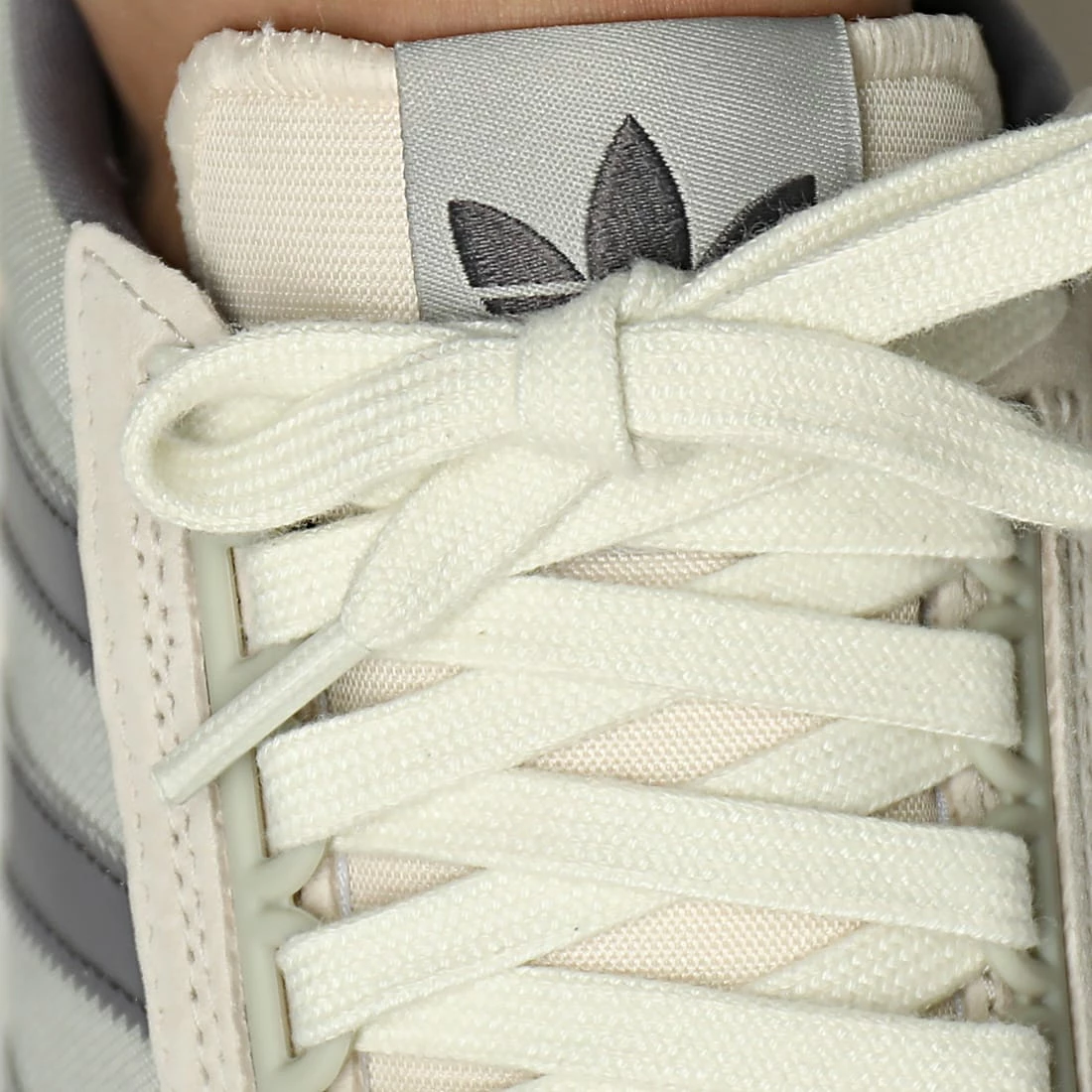 Nouveau ✔️ Baskets ZX 500 GY1987 Aluminium Wonder White de Adidas Originals 🌟 5 Nouveau ✔️ Baskets ZX 500 GY1987 Aluminium Wonder White de Adidas Originals 🌟 – Image 3