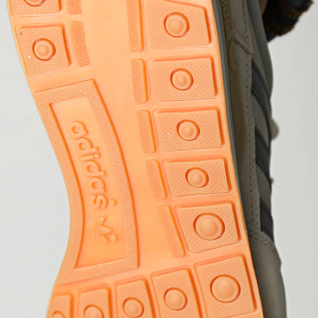 Nouveau ✔️ Baskets ZX 500 GY1987 Aluminium Wonder White de Adidas Originals 🌟 7 Nouveau ✔️ Baskets ZX 500 GY1987 Aluminium Wonder White de Adidas Originals 🌟 – Image 5