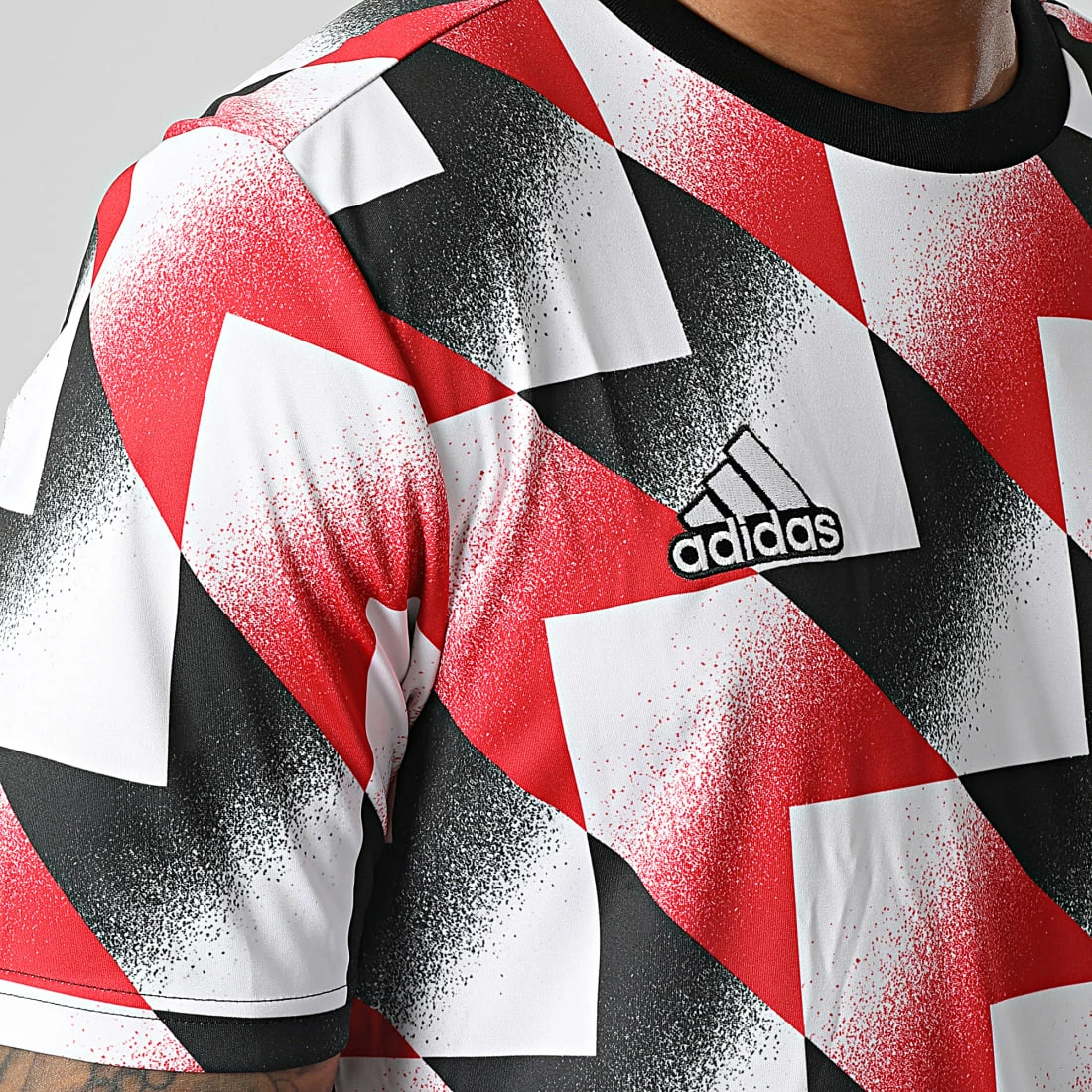 Le moins cher ✔️ Tee 👕 Shirt Training H56682 Manchester United Blanc Rouge de Adidas Performance 🥰 6 Le moins cher ✔️ Tee 👕 Shirt Training H56682 Manchester United Blanc Rouge de Adidas Performance 🥰 – Image 4